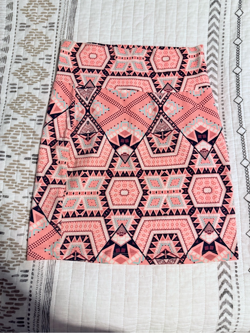 🏷️LIKE NEW~CR Body con printed mini Skirt